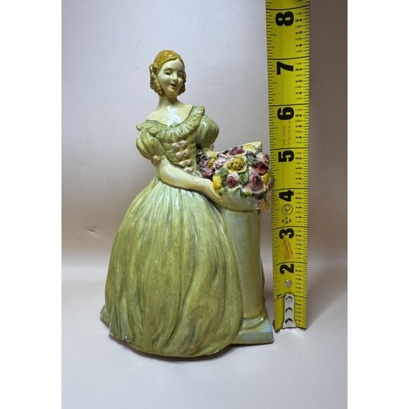 Pretty Vintage Lady W/ Flowers Chalk Figure MCM Hand Painted & Colourful Details - Picture 9 of 10